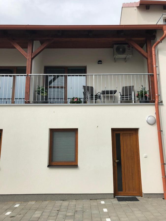Apartmany Konevova Mikulov Exterior photo